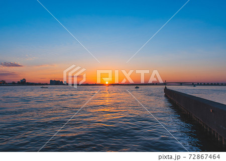 海からの日の出 海からの日の出 72867464