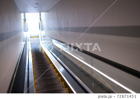 エスカレーターのイメージ エスカレーターのイメージ 72871451