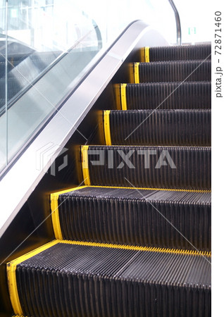 エスカレーターのイメージ エスカレーターのイメージ 72871460