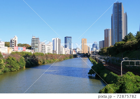 【千代田区】新見附橋から飯田橋方面の眺め 72875782