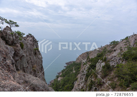 海 島 岩 72876655