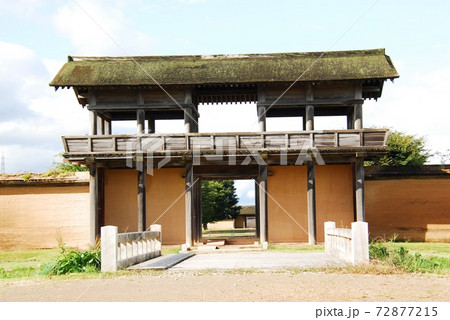 国指定史跡 志波城古代公園に再現された外郭南門正面(岩手県盛岡市) 72877215