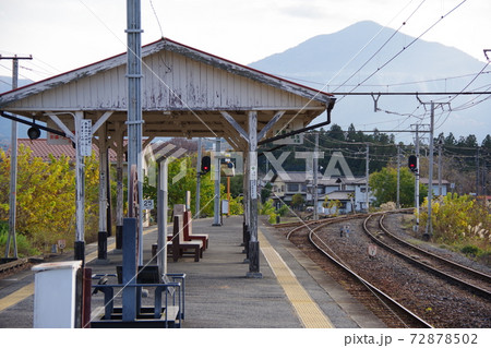 秩父鉄道和銅黒谷駅のホームの写真素材 [72878502] - PIXTA