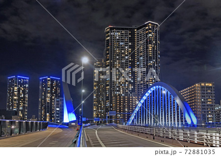 築地大橋から見た勝どきのマンション群（夜景） 72881035