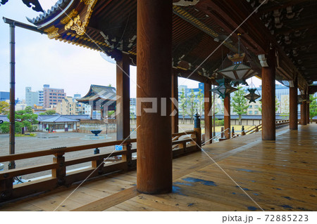 阿弥陀堂と京都タワー 東本願寺 阿弥陀堂と京都タワー 東本願寺 72885223