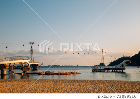 Sunset of Songdo beach in Busan, Korea 72889516