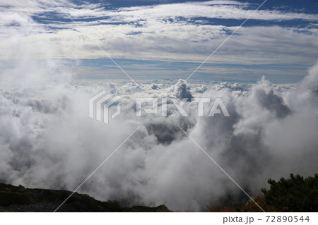 雲上の世界、大雲海、白馬岳、紅葉 雲上の世界、大雲海、白馬岳、紅葉 72890544