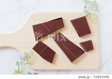 手作りチョコ　材料 72891096