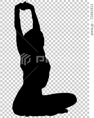 女性剪影坐和伸展 72891913