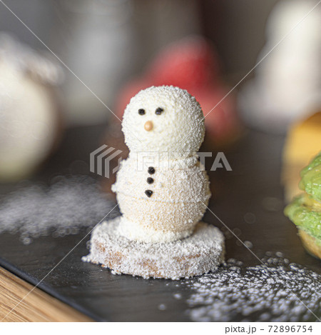 雪だるまのスイーツ 72896754