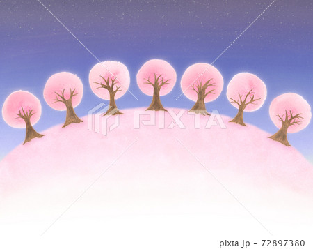山に咲く桜の木風景 幻想的な明るい夜空のイラスト素材