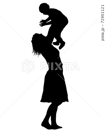 子供を抱き上げる母親のシルエット 3のイラスト素材