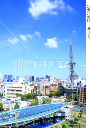 名古屋市、名古屋テレビ塔とオアシス21の風景 名古屋市、名古屋テレビ塔とオアシス21の風景 72901602