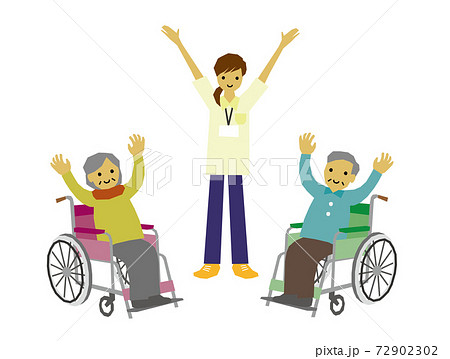 介護イメージ　高齢者に体操を指導する介護スタッフ 72902302
