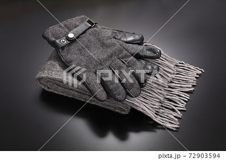 手袋とマフラー イメージ 72903594