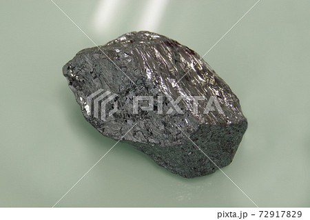 ケイ素(シリコン)の鉱石 72917829