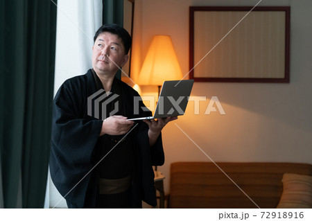 男性 社長 ビジネス ミドル 着物 書斎 男性 社長 ビジネス ミドル 着物 書斎 72918916
