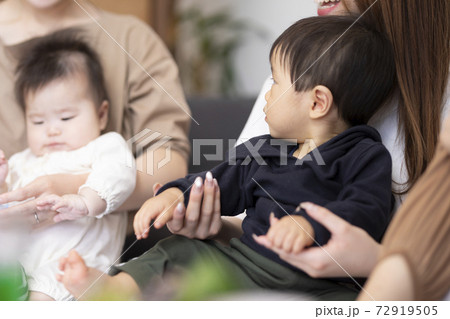ママ友と男の子 ママ友と男の子 72919505