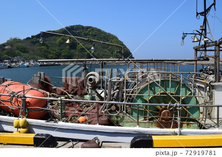 良質な魚介類が水揚げされる由良漁港 72919781