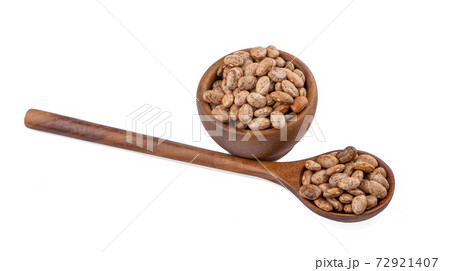Pinto beans isolated on  white background 72921407