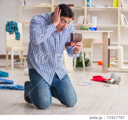 Man found his house after burglary robbed by burglars Man found his house after burglary robbed by burglars 72927787