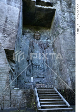 房総半島鋸山　岩に彫られた百尺観音 72928722