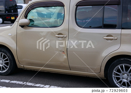 車の傷 72929603