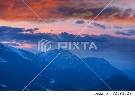 Mountains in Washington 72933528