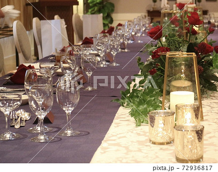 美女と野獣をモチーフにした披露宴の食卓 72936817