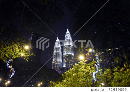 The Petronas Towers, also known as the Petronas Twin Towers The Petronas Towers, also known as the Petronas Twin Towers 72939096