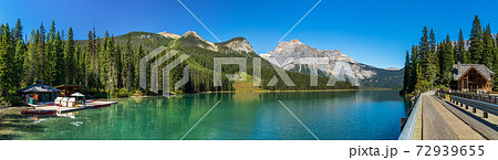 Emerald Lake panorama view. Canoe Rentals Boathouse, Lake Lodge, conference centre along lakeside and Michael Peak in the background. Yoho National Park, Canadian Rockies, BC, Canada 72939655