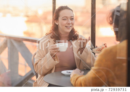 Meeting with friend Meeting with friend 72939731