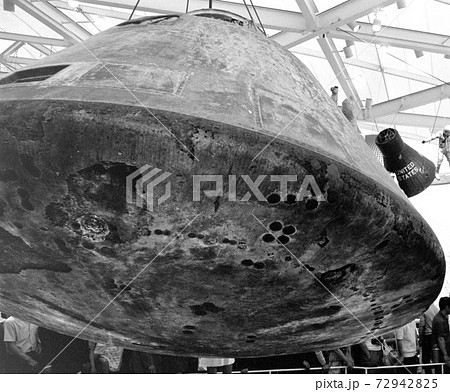 大阪府＞大阪万博のアメリカ館で展示された人類初の有人月周回船アポロ