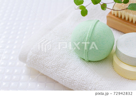 バスボム 入浴剤のイメージ素材 バスボム 入浴剤のイメージ素材 72942832
