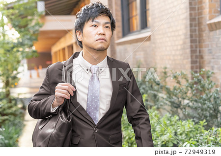 京都で支社に向かう会社員 京都で支社に向かう会社員 72949319