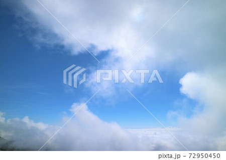 山から見る雲海 72950450