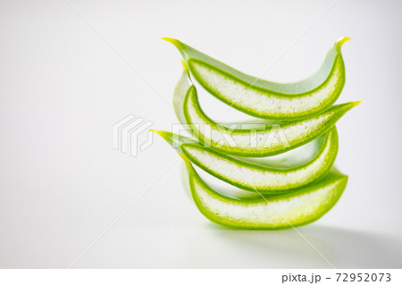 アロエの断面イメージ 72952073