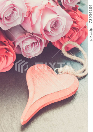 red and pink roses on table red and pink roses on table 72954104