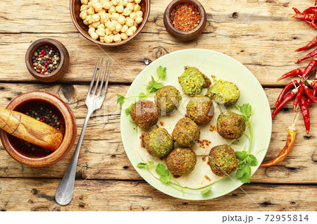 Falafel balls,vegetarian dish Falafel balls,vegetarian dish 72955814