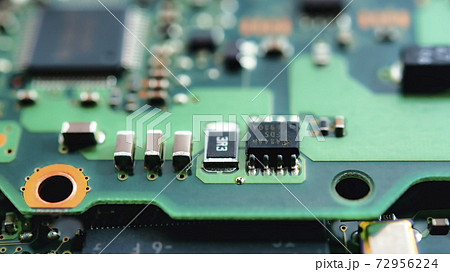 IT機器 プリント基盤のクローズアップ IT機器 プリント基盤のクローズアップ 72956224