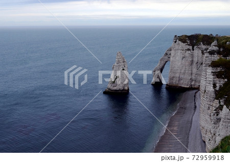 Beach and cliffs 72959918