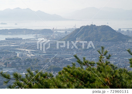 日浦山から眺めた広島市内の街並みの景色 日浦山から眺めた広島市内の街並みの景色 72960131