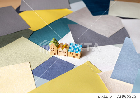 小さいおうちと壁紙サンプル 72960525