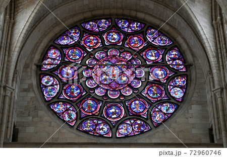 Rose window 72960746
