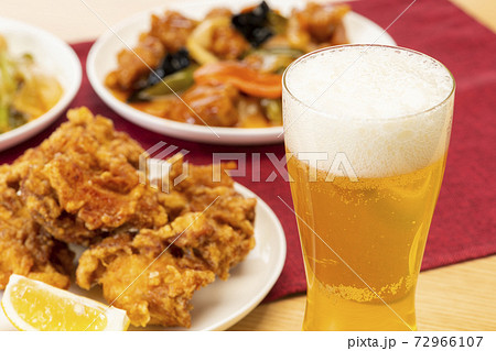 ビールと中華料理 72966107