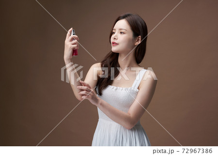 ビューティー 女性 女 72967386