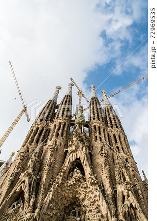 スペインのバルセロナ 工事中のサグラダファミリアの写真素材