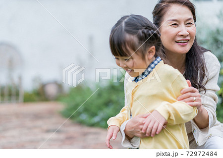 孫育て 孫育て 72972484