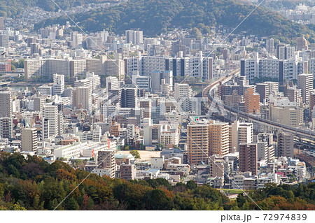 三滝山から眺めた晩秋の広島の街並 三滝山から眺めた晩秋の広島の街並 72974839