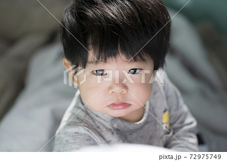 顔面を強打した赤子 72975749